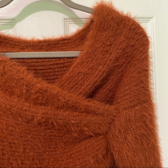 Knitted Off-the-Shoulder Sweater - Picture 3 of 3